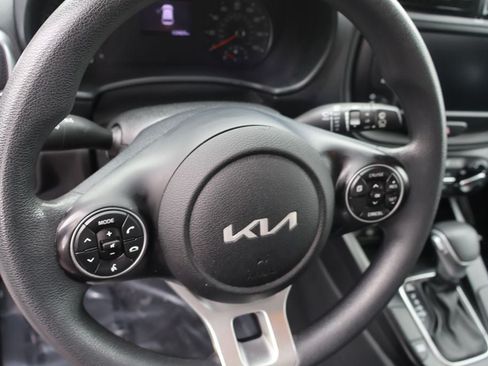 Used 2022 Kia Soul LX w/ Technology Package FWD image 6
