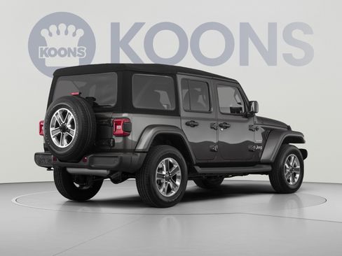 Used 2018 Jeep Wrangler Unlimited Sahara AWD/4WD image 4