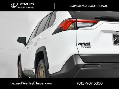 Used 2023 Toyota RAV4 AWD Hybrid image 9