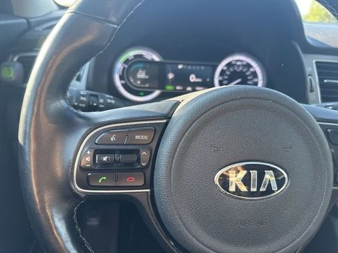 Used 2018 Kia Niro EX w/ EX Premium Package image 18