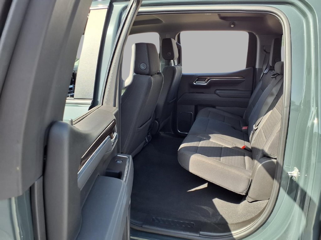 Used 2025 Chevrolet Silverado 1500 LT AWD/4WD image 22