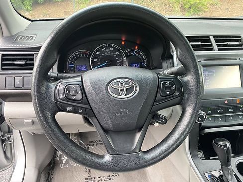 Used 2015 Toyota Camry LE FWD image 13