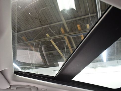 Used 2023 Nissan Rogue SL image 52