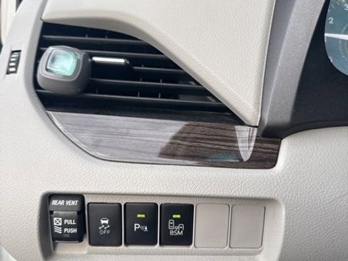 Used 2017 Toyota Sienna XLE w/ XLE Navigation Package image 31