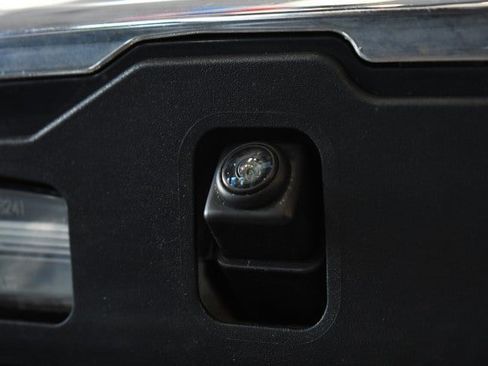 Used 2019 Nissan Rogue SV AWD/4WD image 16