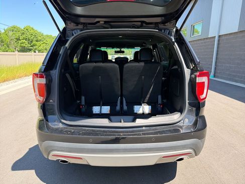 Used 2016 Ford Explorer XLT w/ Equipment Group 202A AWD/4WD image 36