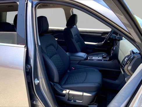 Used 2025 Nissan Pathfinder SV AWD/4WD image 20
