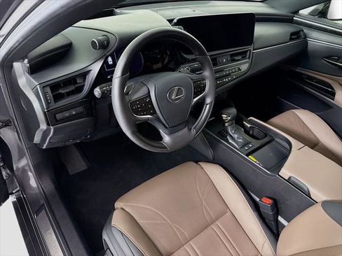 Certified 2023 Lexus ES 300h w/ Accessory Package (Z1) image 9