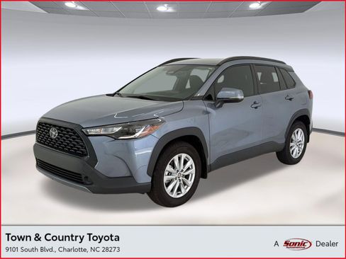 Used 2024 Toyota Corolla Cross LE AWD/4WD image 1