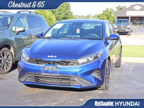 Used 2023 Kia Forte LXS w/ LXS Technology Package FWD image 10