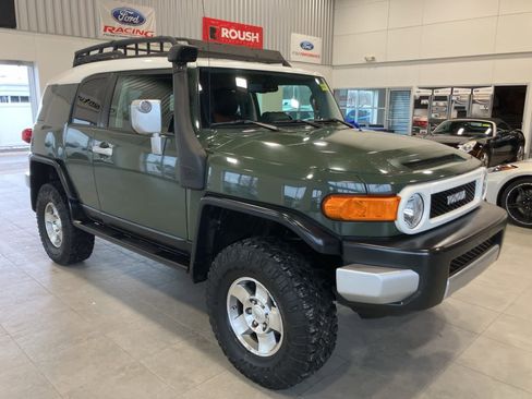 Used 2010 Toyota FJ Cruiser 4WD image 3