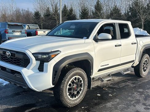 New 2025 Toyota Tacoma TRD Off-Road AWD/4WD image 2
