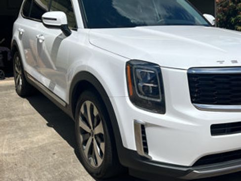 Certified 2022 Kia Telluride EX w/ EX Premium Package FWD image 1
