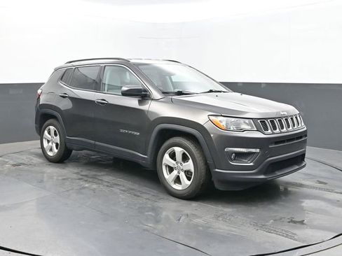 Used 2021 Jeep Compass Latitude w/ Convenience Group FWD image 7