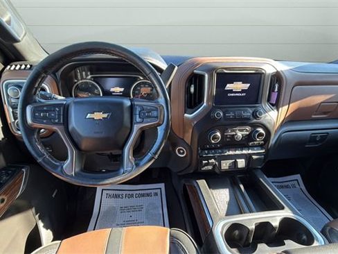 Used 2021 Chevrolet Silverado 3500 High Country image 10