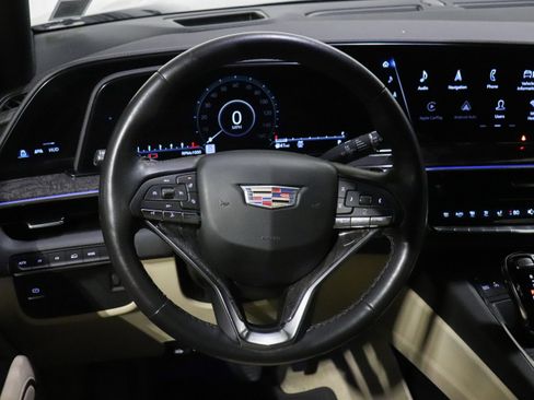 Used 2022 Cadillac Escalade ESV Premium Luxury image 26