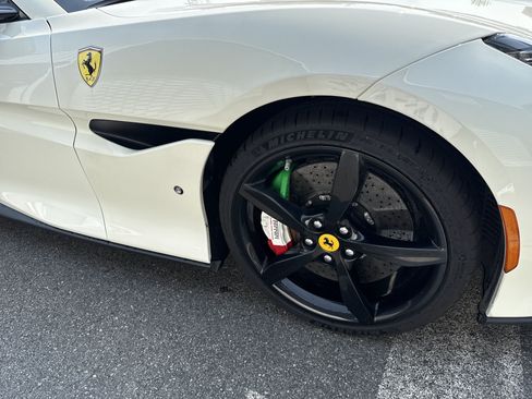Used 2019 Ferrari Portofino RWD image 24