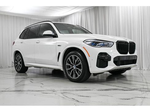 Used 2023 BMW X5 xDrive45e w/ Executive Package AWD/4WD image 2