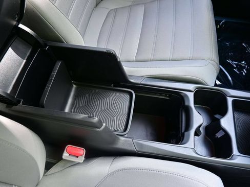Used 2019 Honda CR-V LX image 27