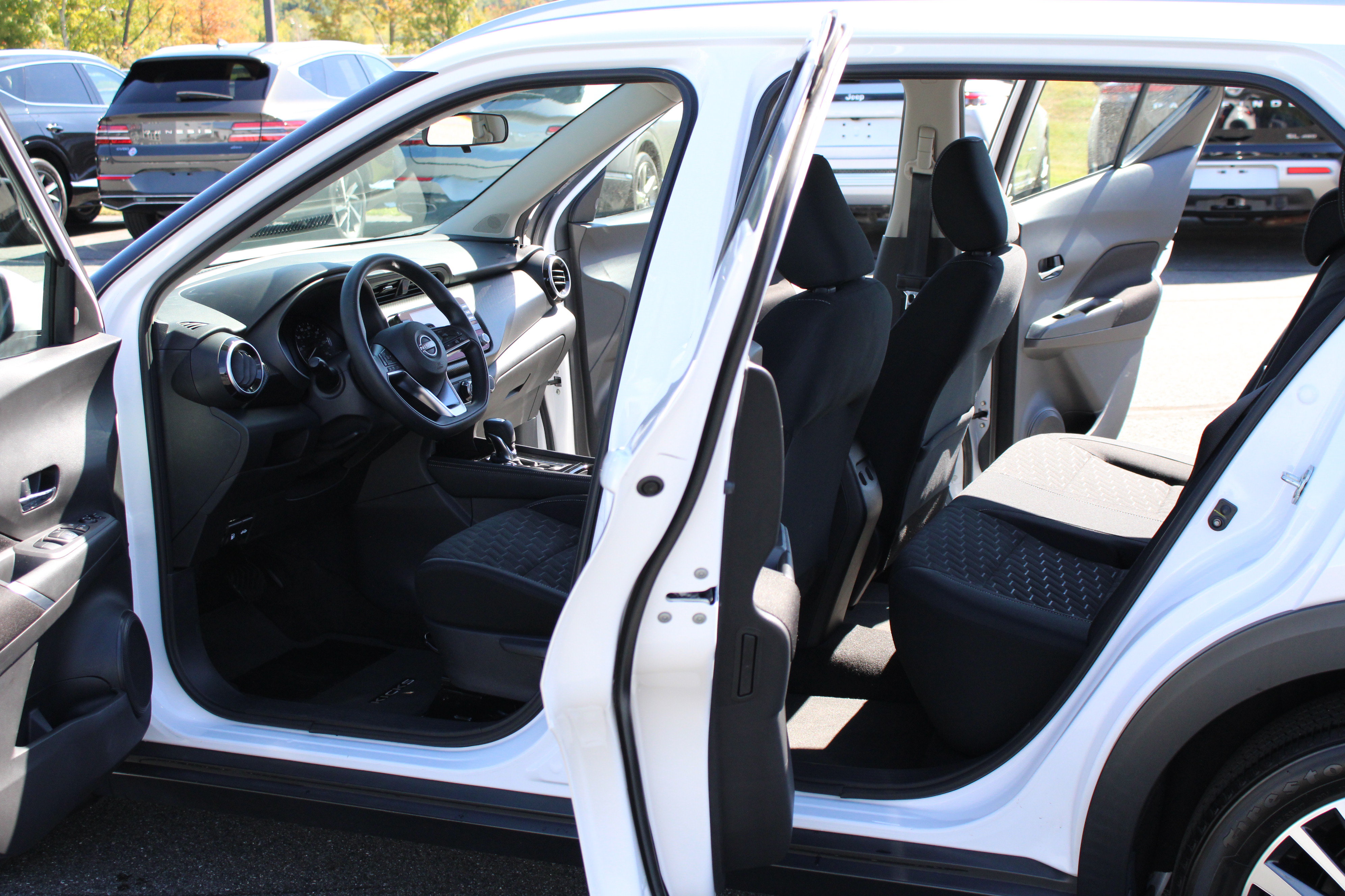 Used 2023 Nissan Kicks SV FWD image 19