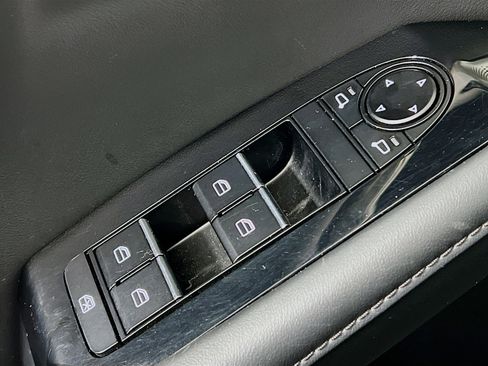 Used 2022 MAZDA MAZDA3 s image 19