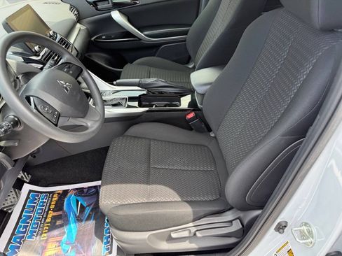 Used 2023 Mitsubishi Eclipse Cross LE AWD/4WD image 10