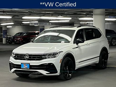 Used 2023 Volkswagen Tiguan SE R-Line image 3