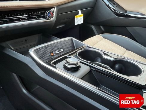 New 2026 Chevrolet Equinox ACTIV w/ Convenience Package III image 19