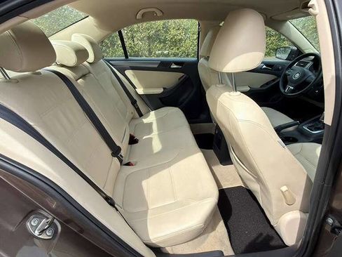 Used 2013 Volkswagen Jetta TDI FWD image 25