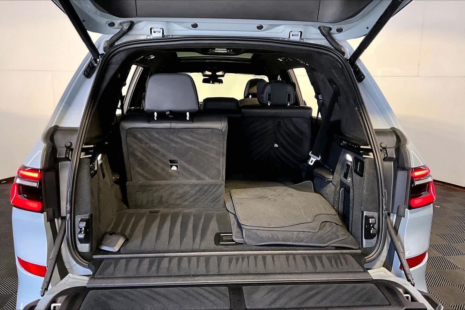 Used 2023 BMW X7 M60i w/ Executive Package AWD/4WD image 36