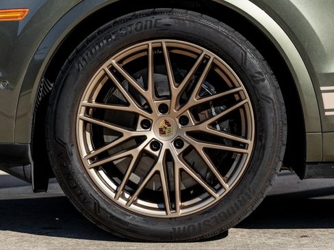 Used 2024 Porsche Cayenne Turbo image 10