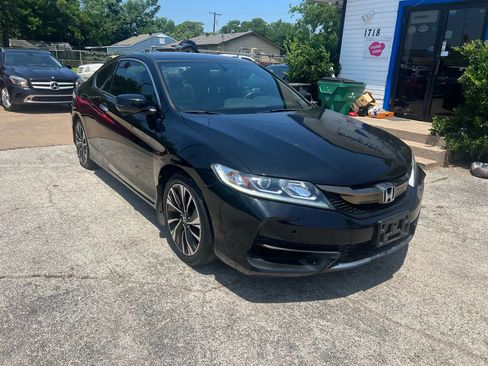 Used 2017 Honda Accord Touring image 4
