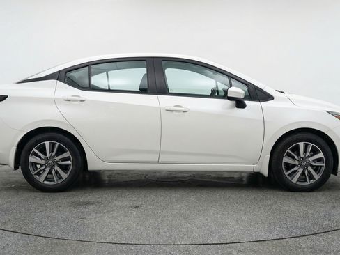 Used 2025 Nissan Versa SV FWD image 11