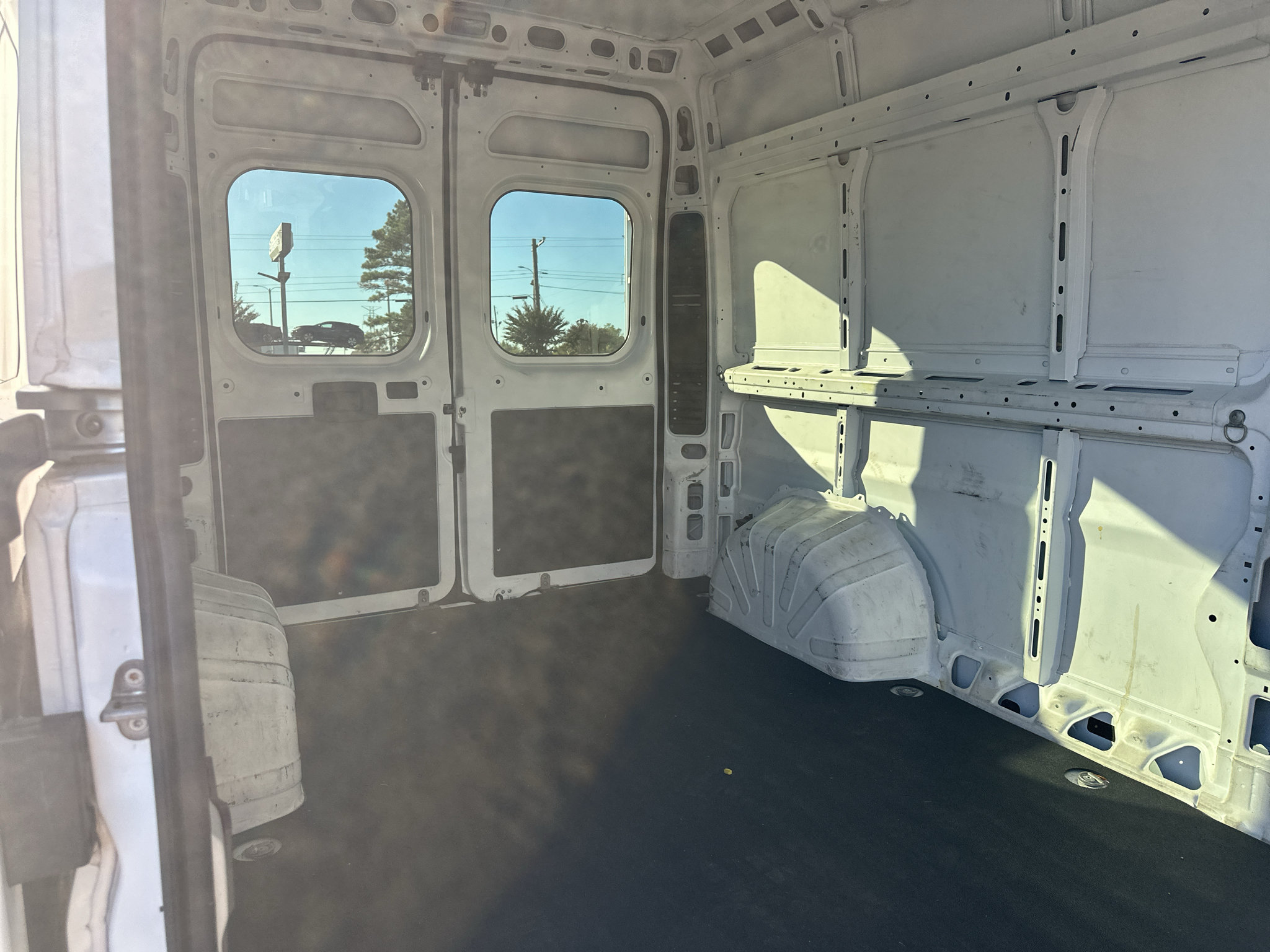 Used 2023 RAM ProMaster 2500 FWD image 18