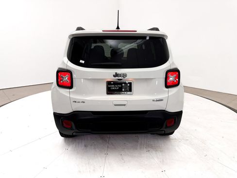 Used 2021 Jeep Renegade Latitude w/ Convenience Group AWD/4WD image 16