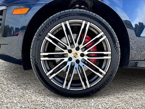 Used 2017 Porsche Macan GTS image 9