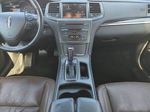 Used 2013 Lincoln MKS FWD image 25