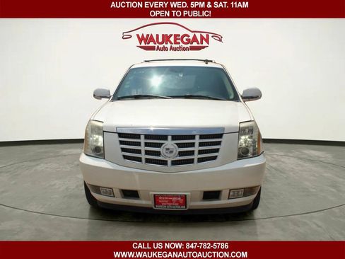Used 2007 Cadillac Escalade AWD w/ Information Package image 2