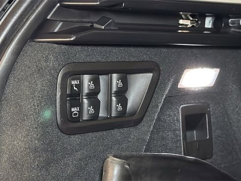 Used 2022 BMW X7 xDrive40i w/ Premium Package image 18