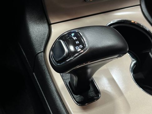 Used 2015 Jeep Grand Cherokee Limited AWD/4WD image 29