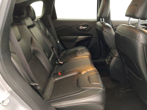 Used 2020 Jeep Cherokee Latitude Plus w/ Cold Weather Group image 19