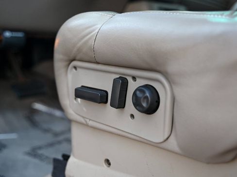 Used 2001 Chevrolet Silverado 3500 LT image 71