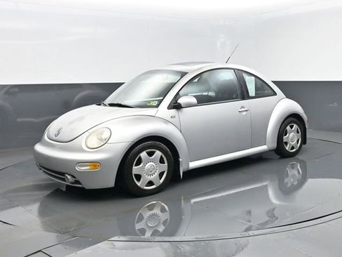 Used 2001 Volkswagen Beetle GLS FWD image 1