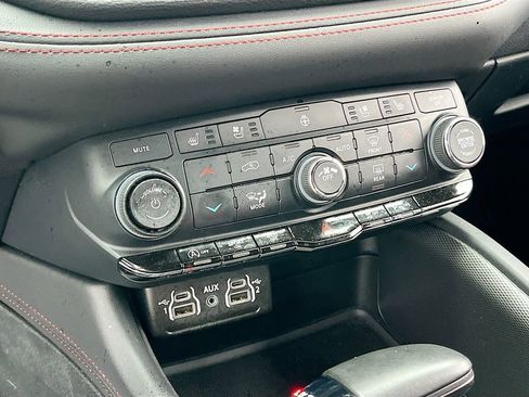 Certified 2024 Dodge Durango GT image 16