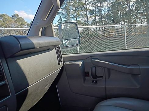 Used 2022 Chevrolet Express 2500 w/ Driver Convenience Package image 16