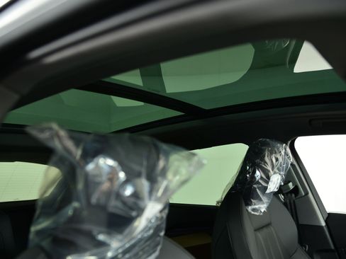 New 2025 Audi Q5 Prestige image 12