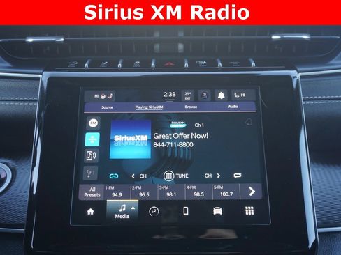 Used 2024 Jeep Grand Cherokee Altitude image 12