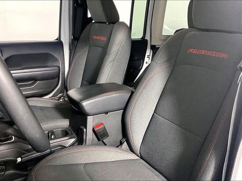 Used 2025 Jeep Wrangler Unlimited Rubicon AWD/4WD image 24