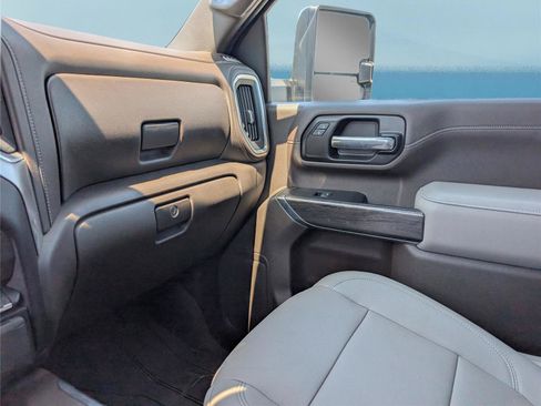 Used 2022 Chevrolet Silverado 2500 LTZ w/ LTZ Convenience Package AWD/4WD image 29