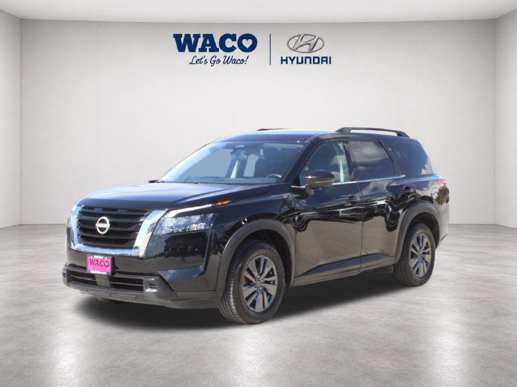 Used 2024 Nissan Pathfinder SV FWD image 3